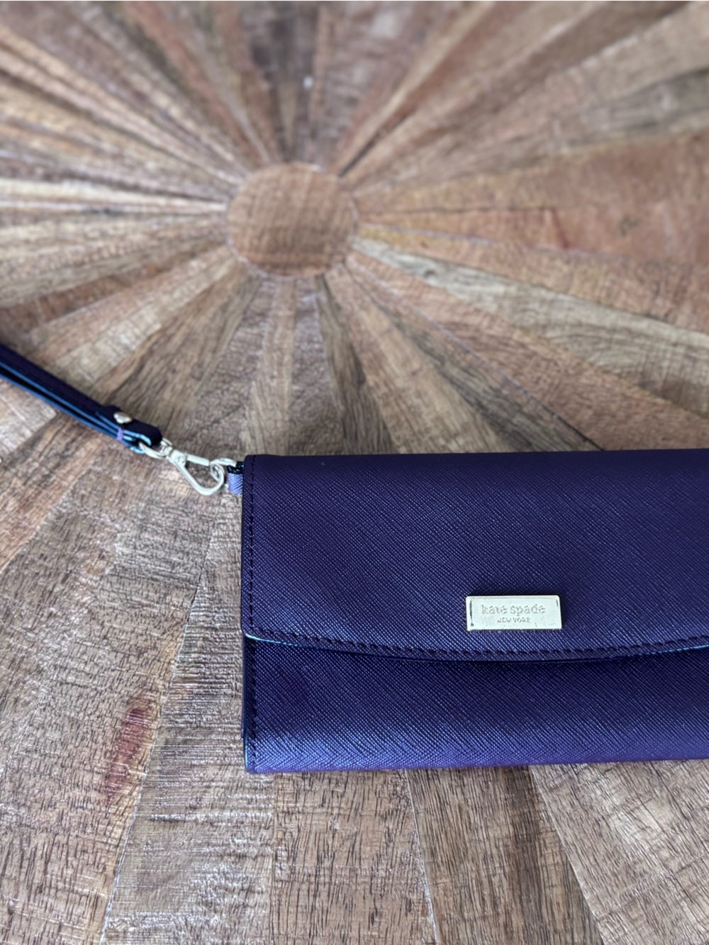 kate spade purple saffiano wristlet clutch with gold plaque